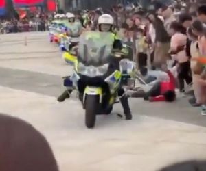 Policjantka na motorze wjechała w dzieci! Ujawniono wideo