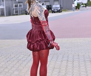 Monika Miller cała na czerwono! Zaszalała z kreacją. Dobrała do niej perły