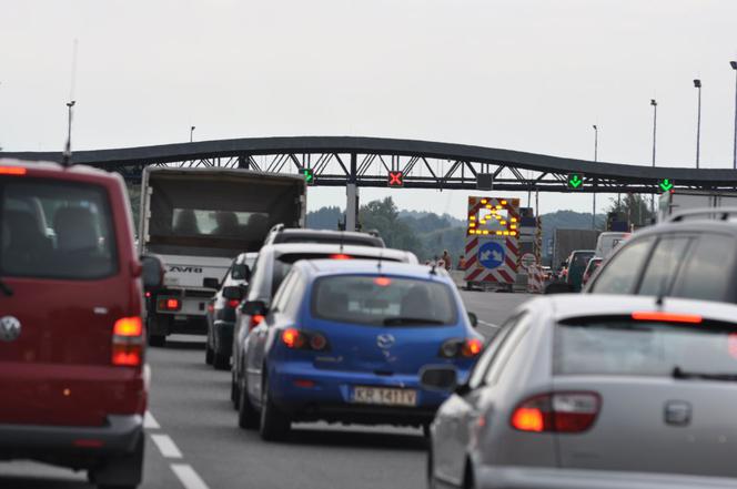 Mamy więcej samochodów niż Niemcy! Ale większość to graty