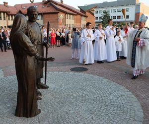 W Olsztynie stanął wyjątkowy pomnik. Ma przypominać o ważnych wartościach [ZDJĘCIA]