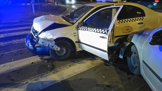 Wypadek na skrzyżowaniu Nad Wierzbakiem/al. Wielkopolska