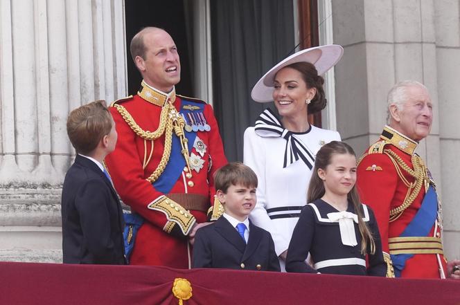 William i Kate w żałobie. Pozują z naręczami pizzy. Co tam się stało?!