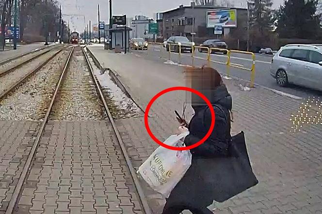 Wypadek w Chorzowie. Kobieta wpadła pod tramwaj