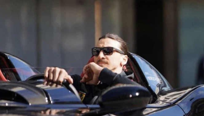 Zlatan Ibrahimović w Ferrari Monza SP2