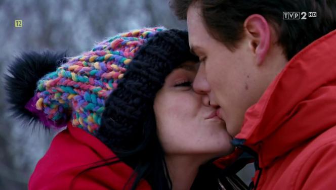 Barwy szczęścia, odc. 2056. Magda (Natalia Sierzputowska), Kacper (Jakub Szlachetka)