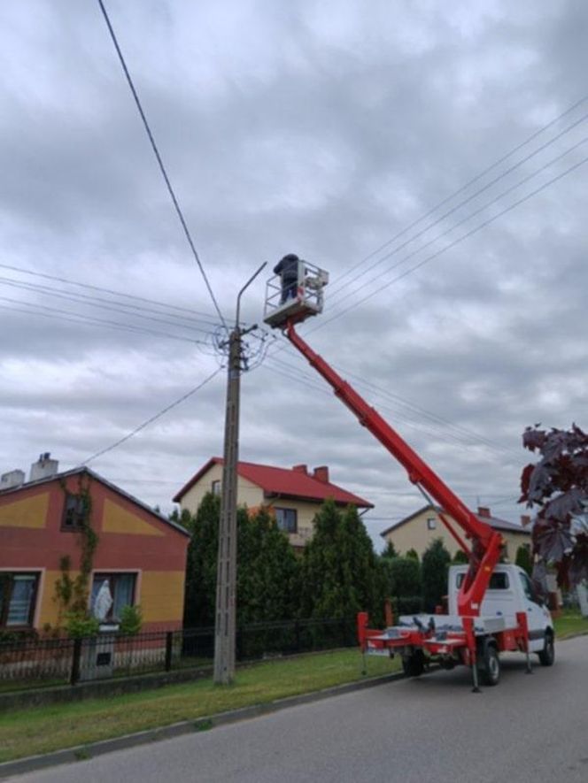 Trwa wymiana oświetlenia drogowego w gminie Wiśniew