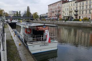 Kurs zabytkowym autobusem i rejs tramwajem wodnym
