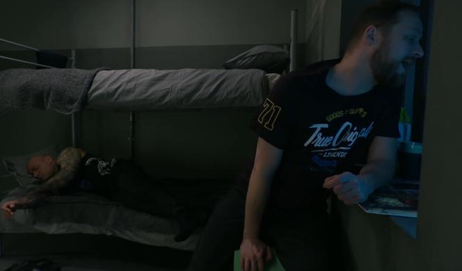 Na Wspólnej odc. 3458. Paweł Wójcik (Grzegorz Kwiecień), więzień (Paweł Bodych) 