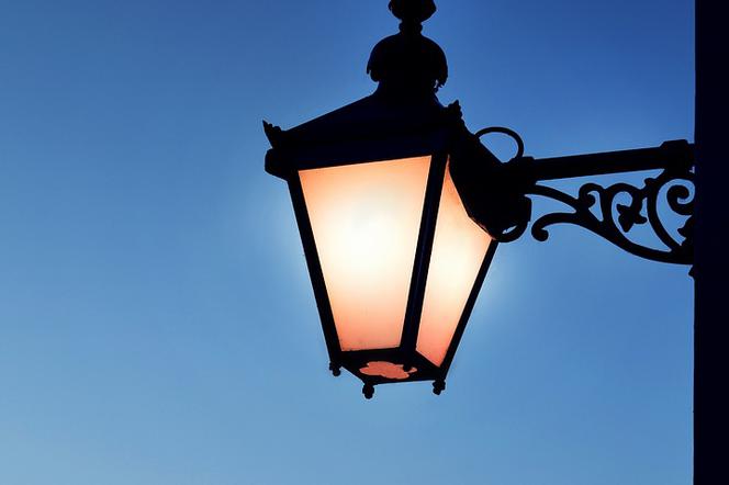 Koronawirus: Toruń zgasi światło! To element walki z kryzysem finansowym