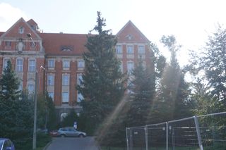 To jeden z najpiękniejszych budynków w Olsztynie. Obecnie trwa jego remont. Zobacz zdjęcia!