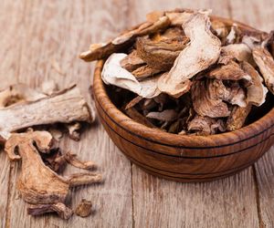 Jak moczyć suszone grzyby, by wydobyć ich najlepszy smak? Prosty sposób na moczenie grzybów suszonych