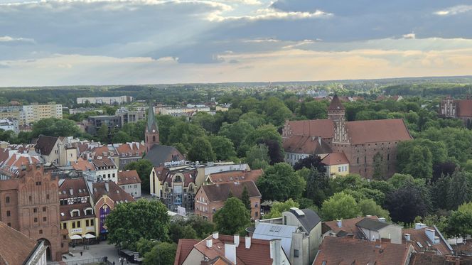 Olsztyn z lotu ptaka. Tak wygląda miasto z wieży ratuszowej