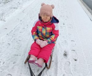 Ratownicy bezskutecznie reanimowali 4-latkę z wypadku w Dąbrowie Biskupiej