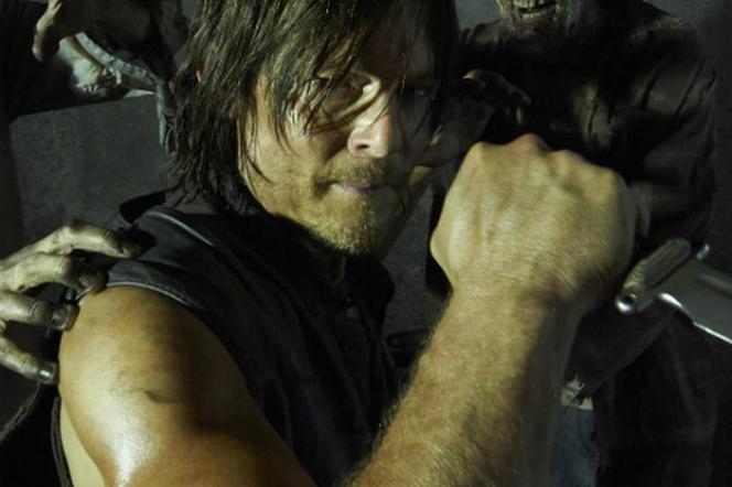 The Walking Dead - Norman Reedus nago na planie! Szokujące wyczyny aktora