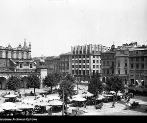 Rynek Główny w Krakowie. Budynek Feniksa