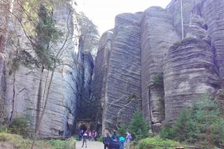 Z Wrocławia na weekend. Skalne Miasto Adrspach. Wybierz się na wędrówkę wśród skalnych korytarzy
