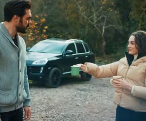Dziedzictwo: Ertan ogłusza Koraya i zamierza wywieźć Ayse do Eskisehir, gdzie chce zemścić się na niej i jej ojcu