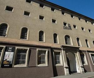 Jailhotel Lowengraben, Lucerna w Szwajcarii - hotel w dawnym więzieniu. Fot. hwww.jailhotellowengraben.hotelswhiz.info