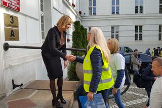 Pracownicy sanepidu w Bydgoszczy wyszli na ulice i zaprotestowali! [ZDJĘCIA]