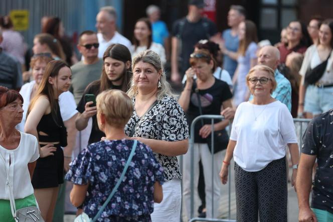 Potańcówka pod Teatrem Śląskim w Katowicach. Tłumy wręcz oszalały ZDJĘCIA