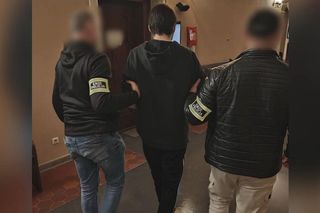 Zatrzymania w sprawie fałszywych alarmów bombowych. Wśród podejrzanych 21-latek z Białegostoku