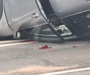 Dachowanie na rondzie Jagiellonów w Bydgoszczy! Kierowca z mandatem [ZDJĘCIA]