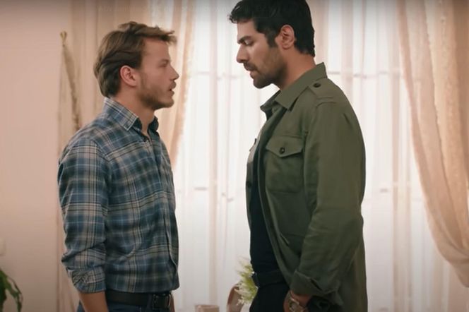 Halil zapyta Cemila, czy tego dnia rodzina Aslani była w domu 