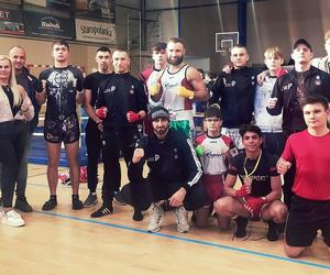 RESPECT obsypany złotem. Boks i kickboxing górą