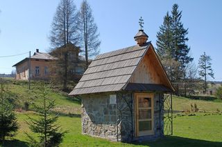 To dawna wieś królewska w Małopolsce. Mieszkał w niej święty męczennik