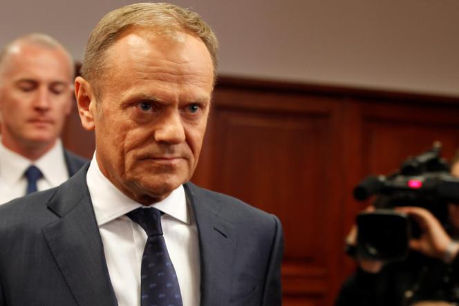 Tusk wyzwał Kaczyńskiegop na pojedynak, bo przegrywa z Dudą