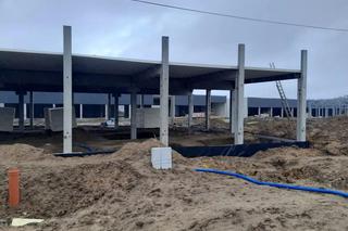Nowy park handlowy przy ul. Sielskiej w Olsztynie rośnie w oczach [ZDJĘCIA]