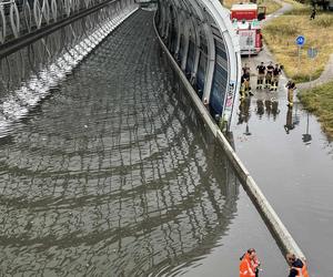 Trasa Armii Krajowej zalana wodą 