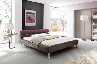 Brązowo - fioletowe łóżko