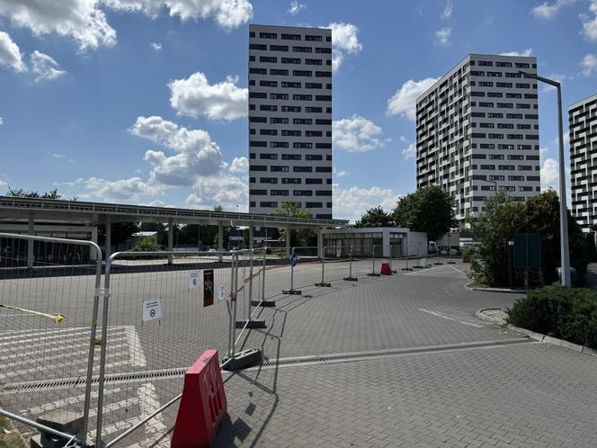 Koniec popularnego McDonald'sa w Warszawie. Zamyka się też stacja paliw. Była świadkiem okropnej tragedii