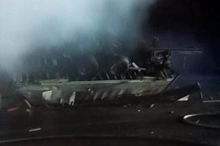 Kierowca spłonął w kabinie! Ogromny pożar dwóch tirów na S8 pod Wieruszowem