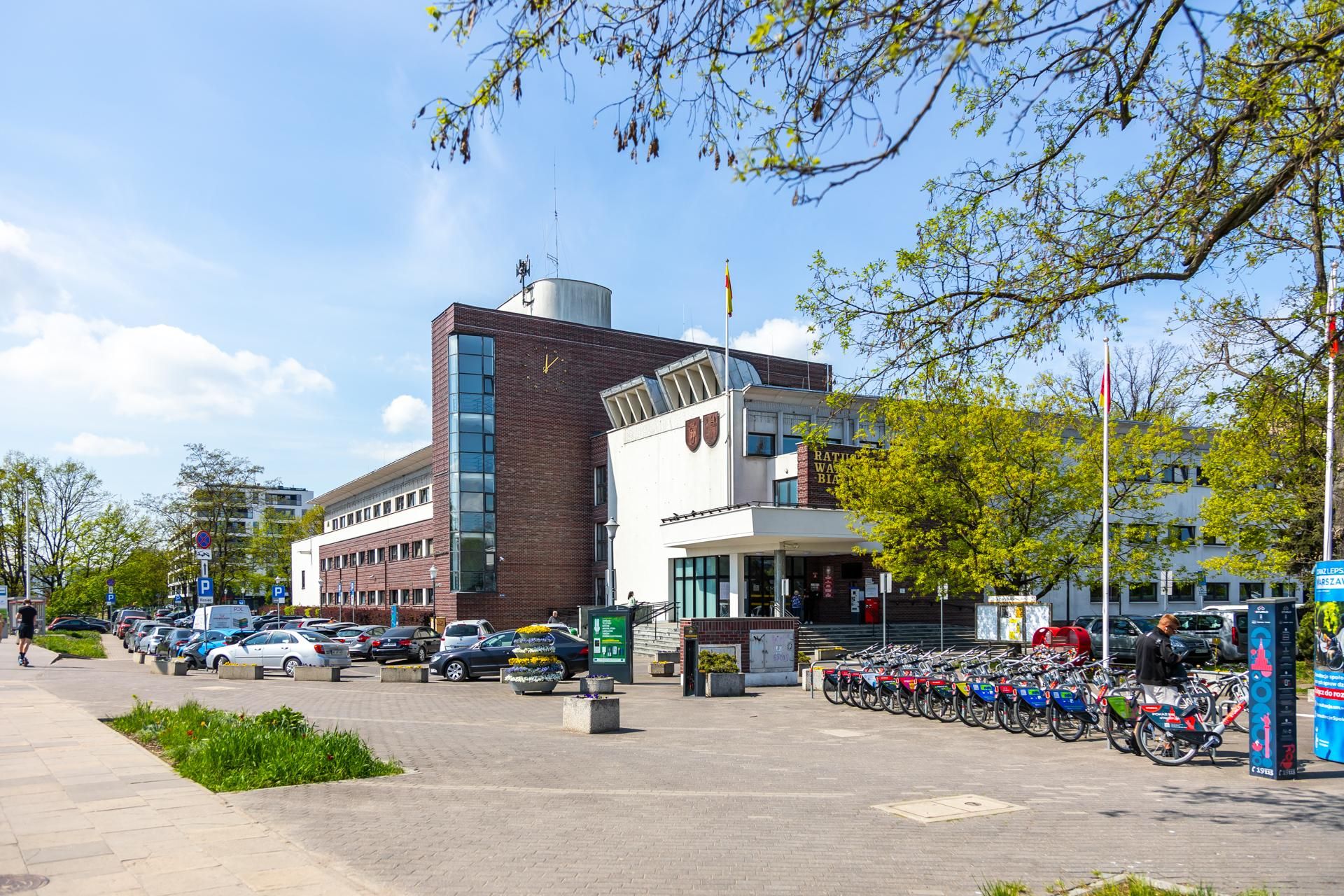 Ratusz dzielnicy Białołęka w Warszawie