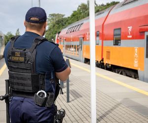 Pijany pasażer awanturował się w pociągu. Grozi mu więzienie