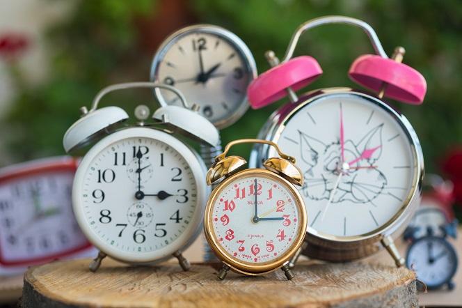 Kiedy AM, a kiedy PM? Czym się to różni?