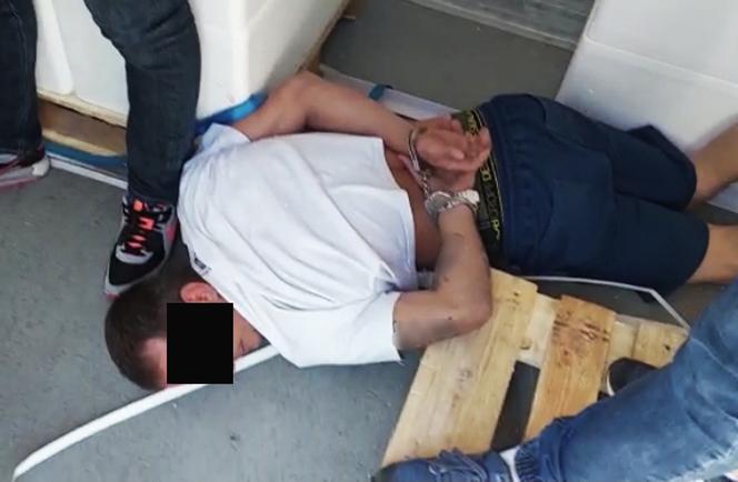 Warszawa. Przywieźli chłodnią 35 kilogramów marihuany z Hiszpanii, wpadli na Mokotowie
