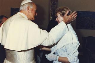 Tajemnicze wakacje Papieża z mężatką