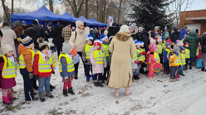 Ubieranie miejskiej choinki w Lesznie