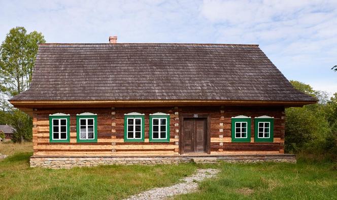 Pierwsze powojenne muzeum pod otwartym niebem powstało w Małopolsce. To tu kręcono słynne filmy