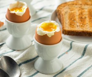 Jak ugotować idealne jajko na miękko? Perfekcyjny sposób na płynne żółtko i delikatne białko!