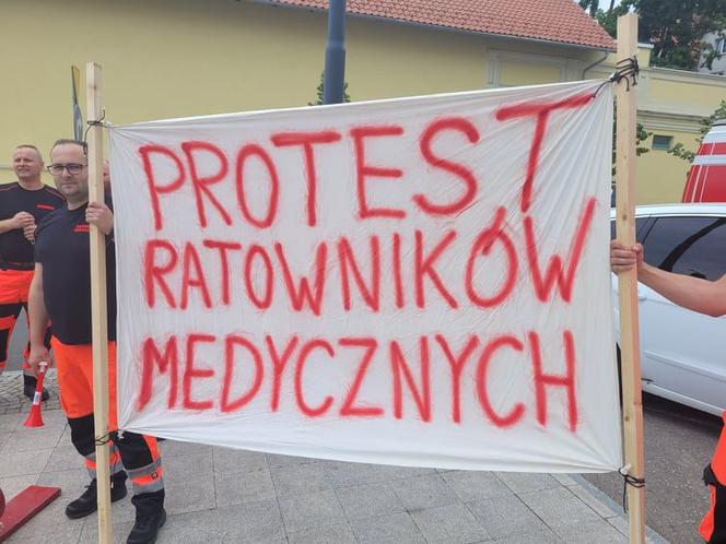 Protest ratowników medycznych w Olsztynie