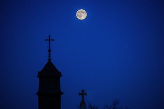 Niesamowita superpełnia Księżyca widziana z Przemyśla