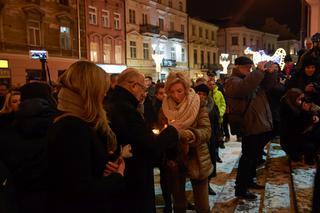 Lublin solidarny z Gdańskiem. Setki osób przed ratuszem