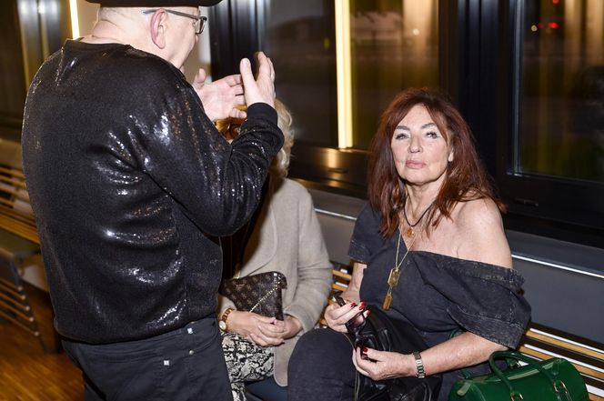 Agnieszka Fitkau-Perepeczko robi "prawie erotyczny" masaż na boczku. Nie możemy uwierzyć, że ona ma 82 lata?! 