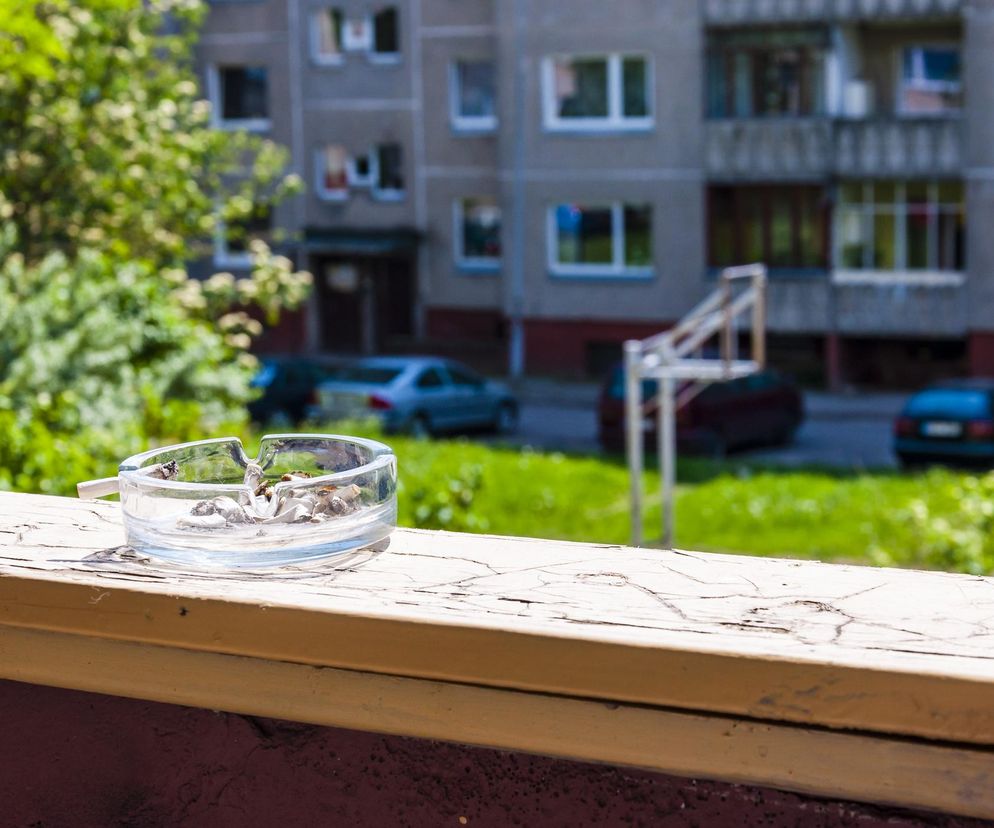 Będzie zakaz palenia papierosów na balkonie? “Zdrowie tysięcy mieszkańców jest ważniejsze”