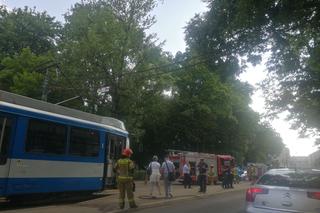 Kobieta wpadła pod tramwaj. Dramatyczny wypadek w centrum Krakowa