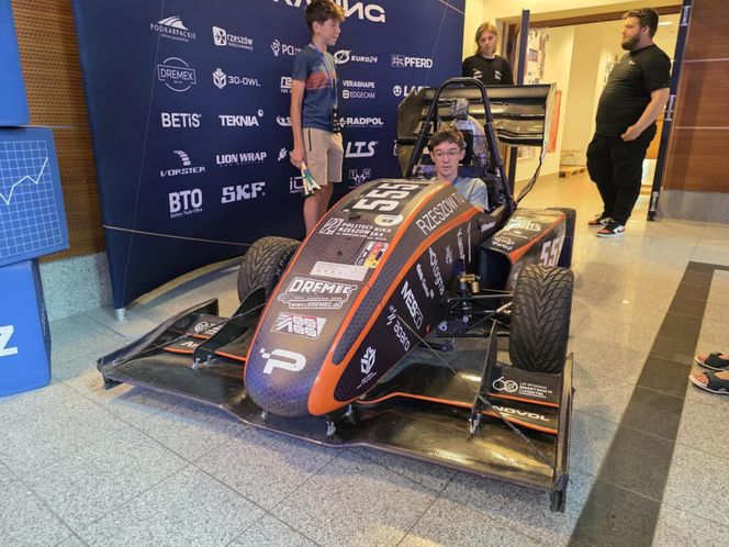 Studenci z Politechniki Rzeszowskiej zbudowali bolid